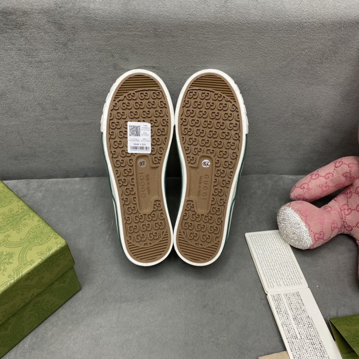 G*u*i sneaker