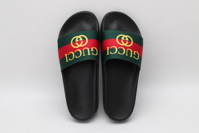 G*u*i slippers