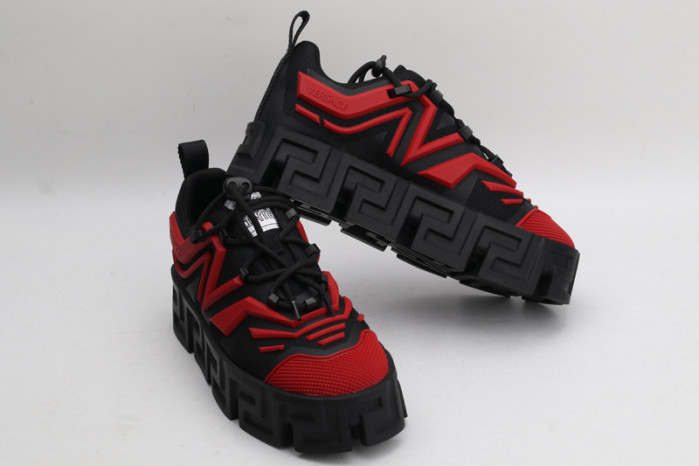 vers sneakers