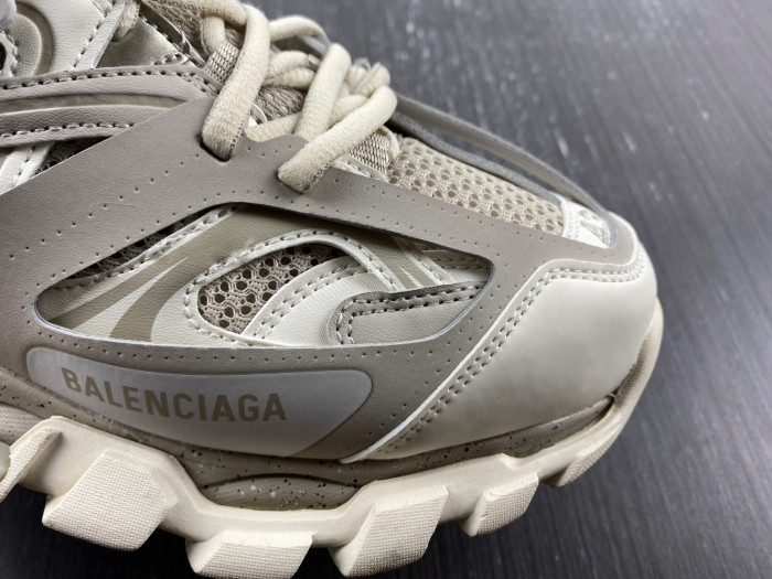 Ba*len*cia*ga track 3.0