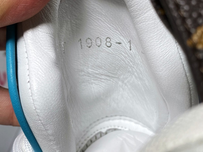 l0vt sneaker
