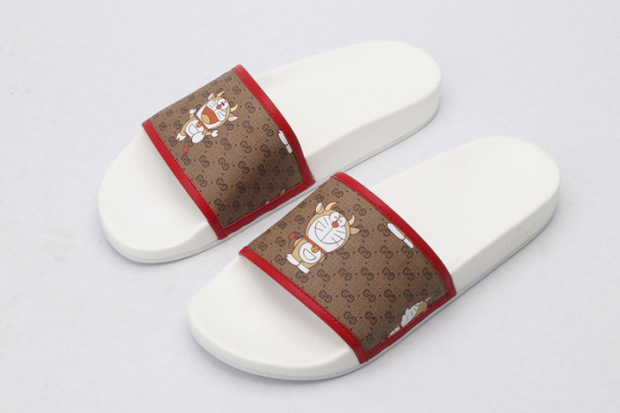 G*u*i slippers