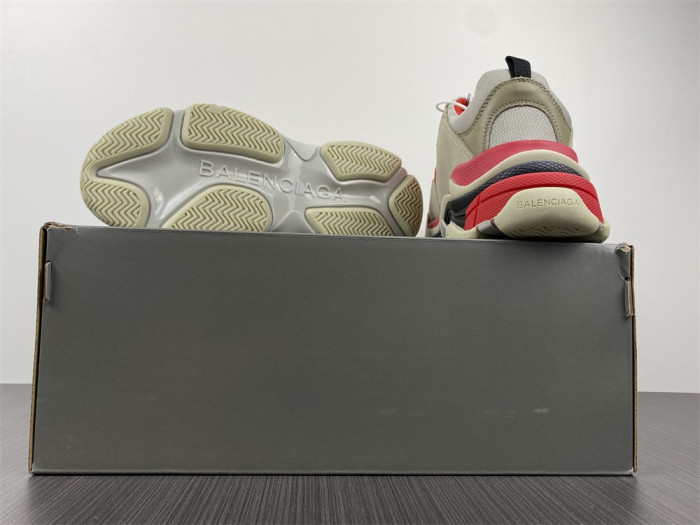 blcg sneaker triple.s.