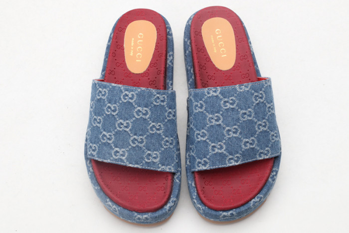 G*u*i slippers