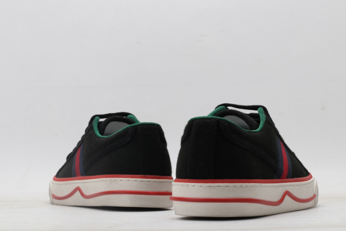 G*u*i  sneaker