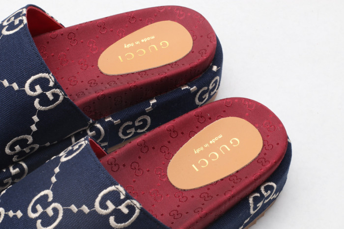 G*u*i slippers