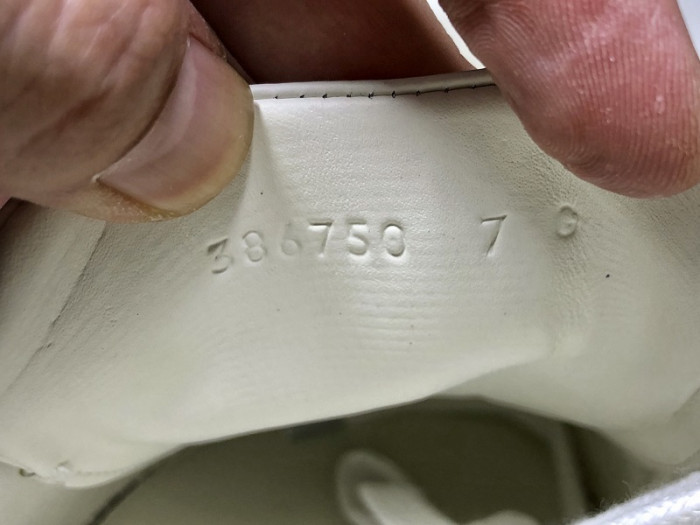 G*u*i ace embroidered low-top sneaker
