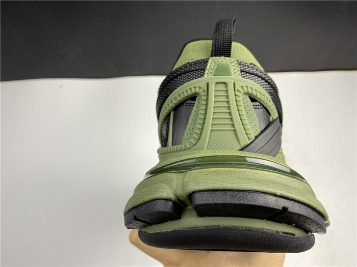 blcg track.2 black and green 568614 w3ae1 2311