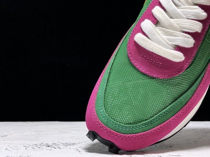 nike ld waffle sacai pine green  bv0073-301