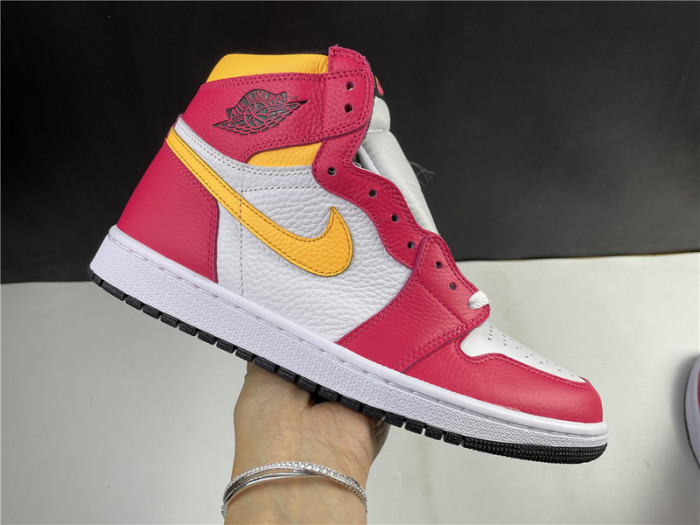 air jordan 1 retro high og light fusion red 555088-603