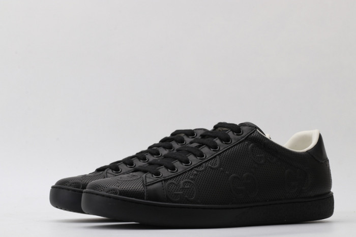 G*u*i ace embroidered low-top sneaker 431942a38g09065
