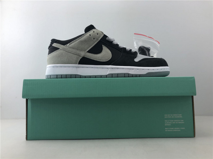 nike sb zoom dunk low pro black/wolf grey-white-white 854866-001