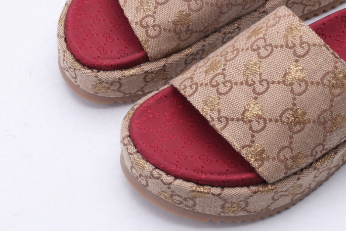 G*u*i slippers