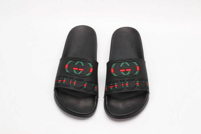 G*u*i slippers