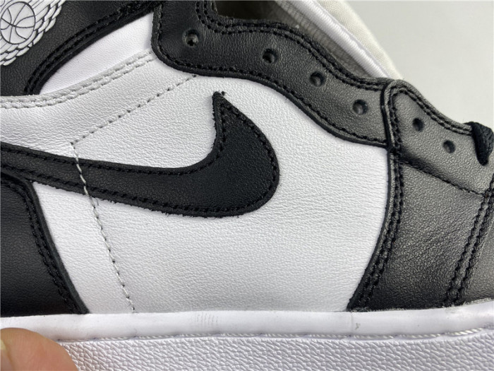 air jordan 1 retro black white (2014) 555088-010
