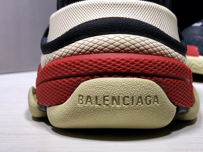 blcg sneaker triple.s.gomma 656686w06g011001
