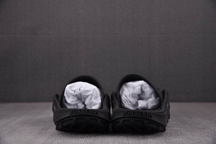 bur_berry slippers