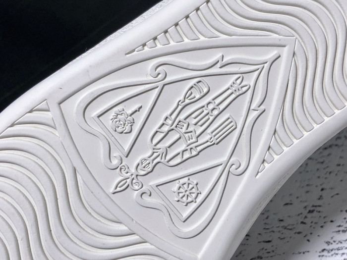 G*u*i ace embroidered low-top sneaker
