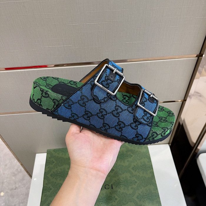 G*u*i slippers