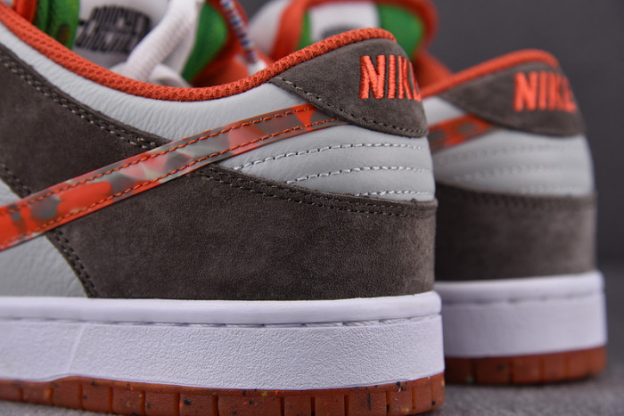 crushed dc nike sb dunk low dh7782-001