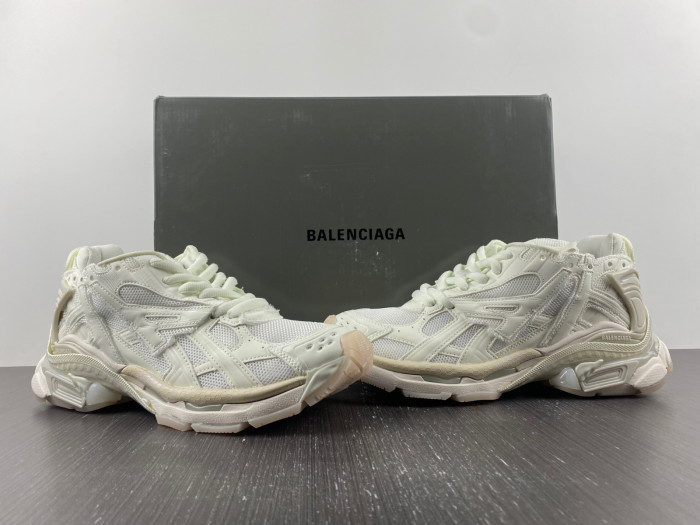 Ba*len*cia*ga -runner