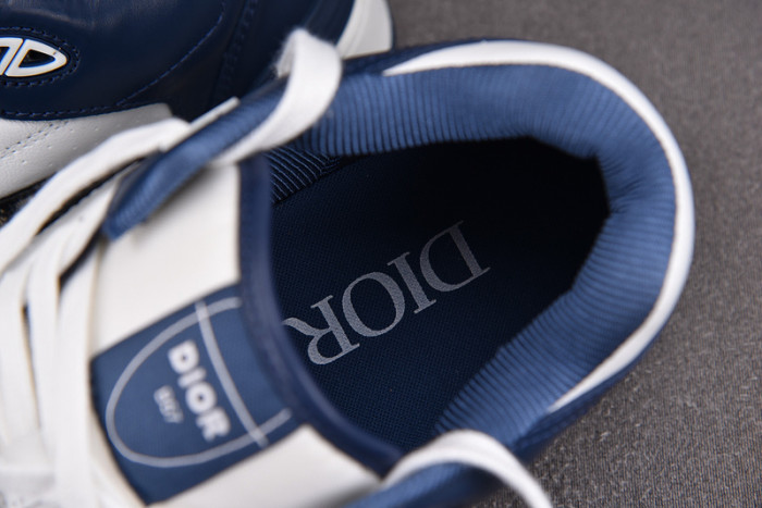 d10r b57 sneaker