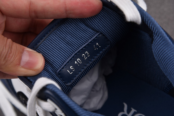 d10r b57 sneaker