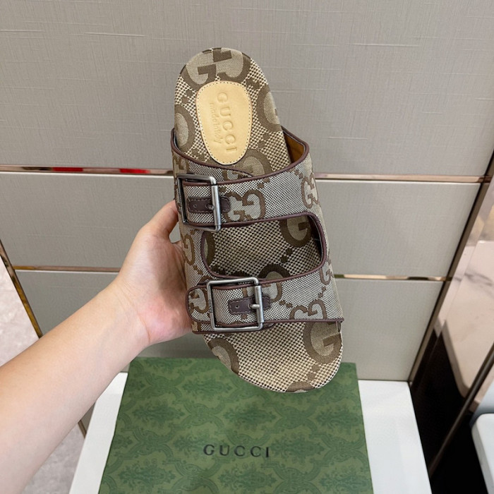 G*u*i slippers