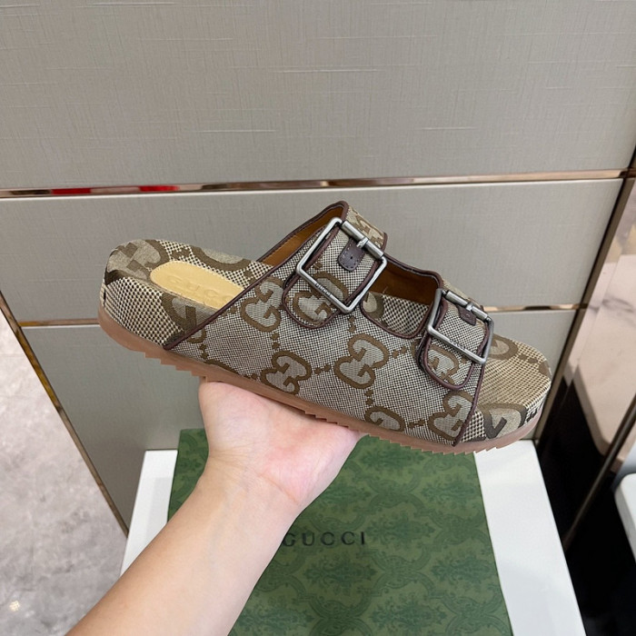 G*u*i slippers
