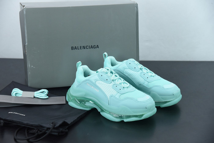 blcg sneaker triple.s.
