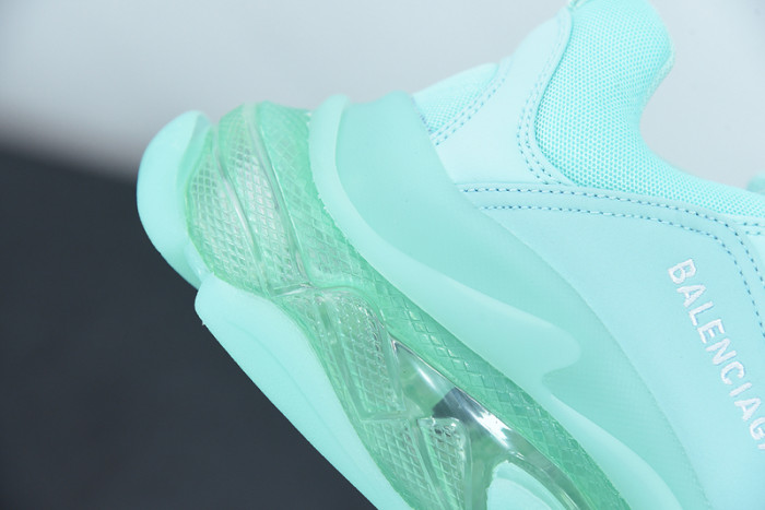 blcg sneaker triple.s.
