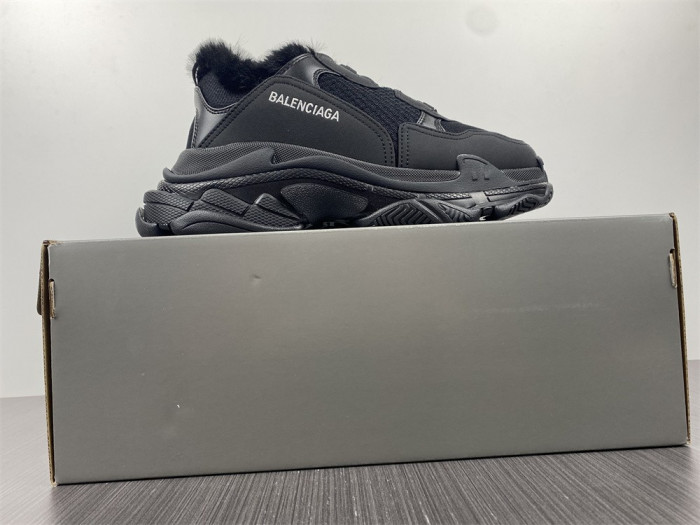 blcg sneaker triple.s.