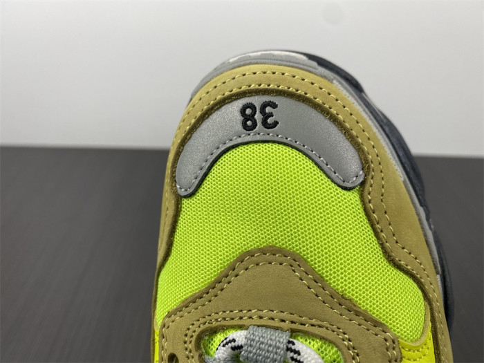 blcg sneaker triple.s.