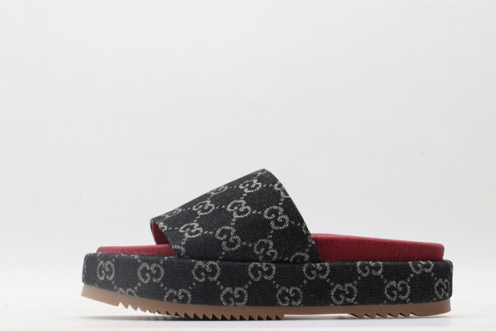 G*u*i slippers