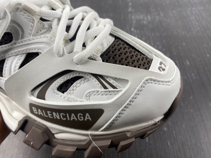Ba*len*cia*ga track 3.0