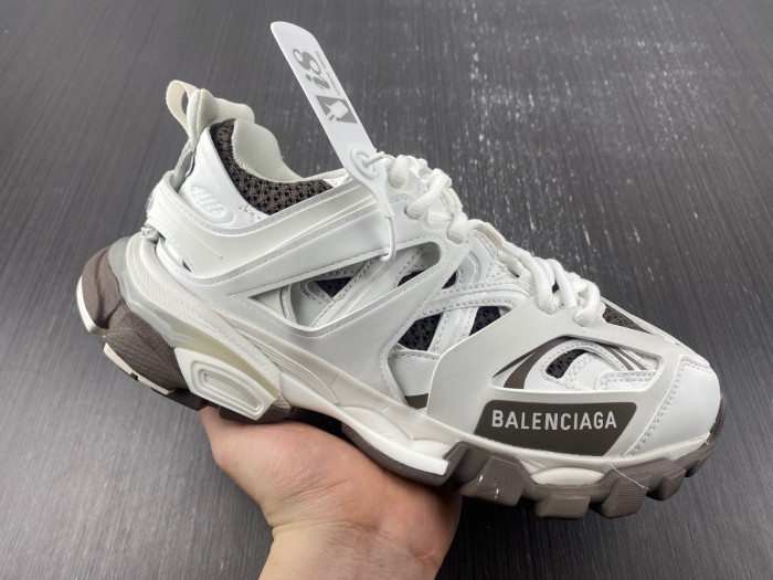 Ba*len*cia*ga track 3.0