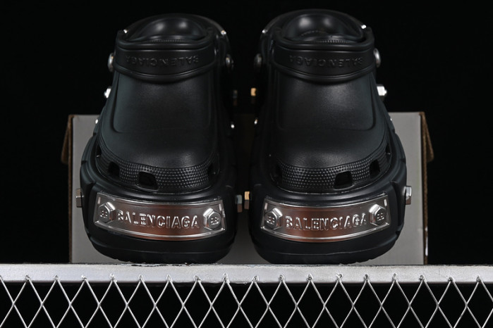 blcg sandals