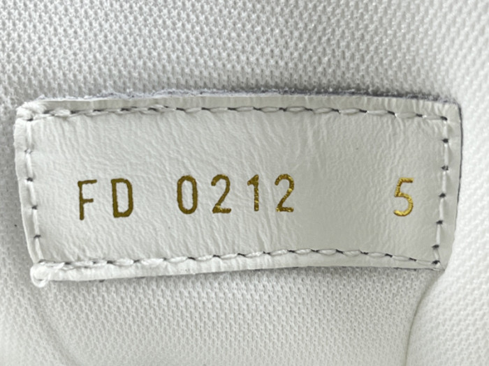l0vt sneaker