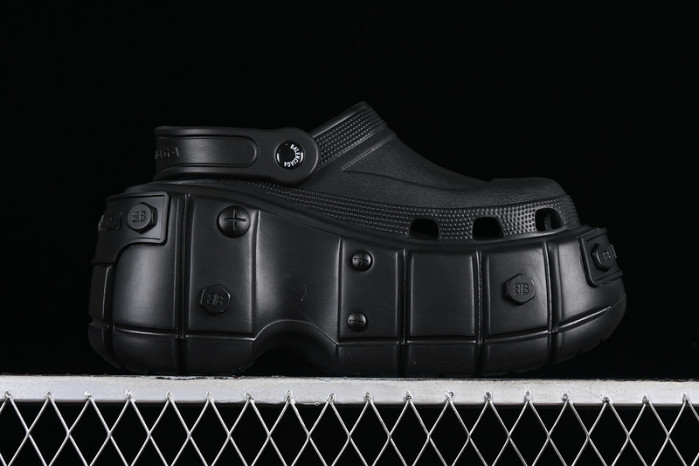 blcg sandals