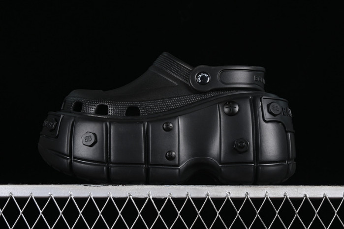 blcg sandals