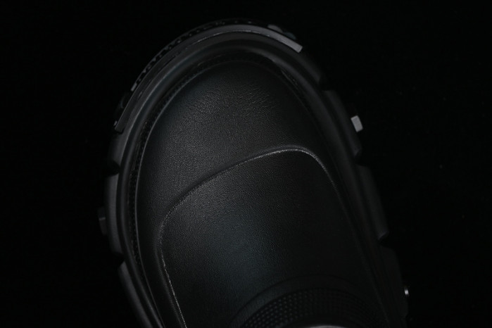blcg sandals