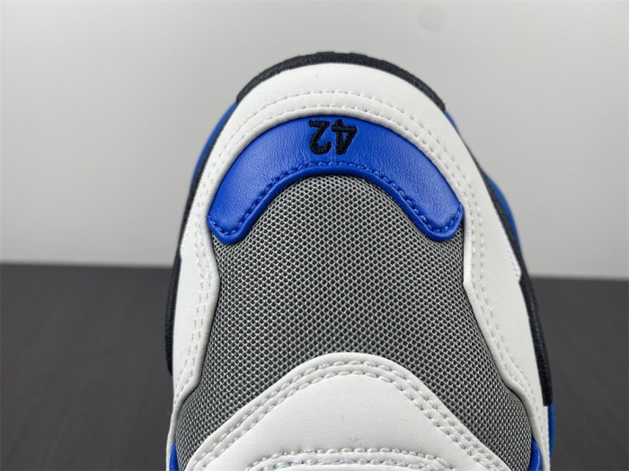 blcg sneaker triple.s.