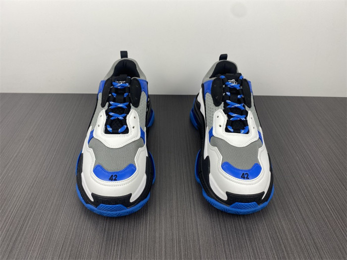 blcg sneaker triple.s.
