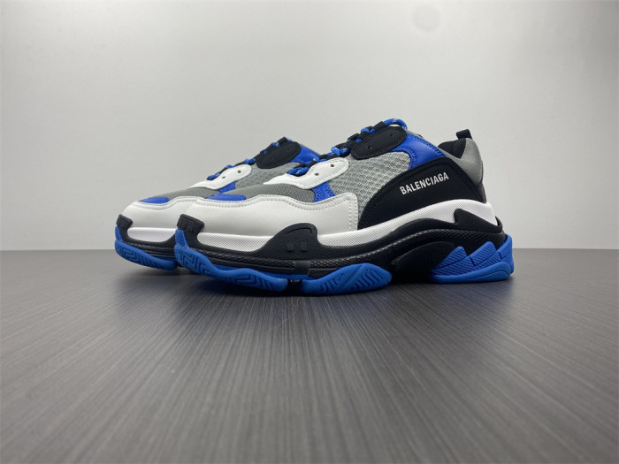 blcg sneaker triple.s.